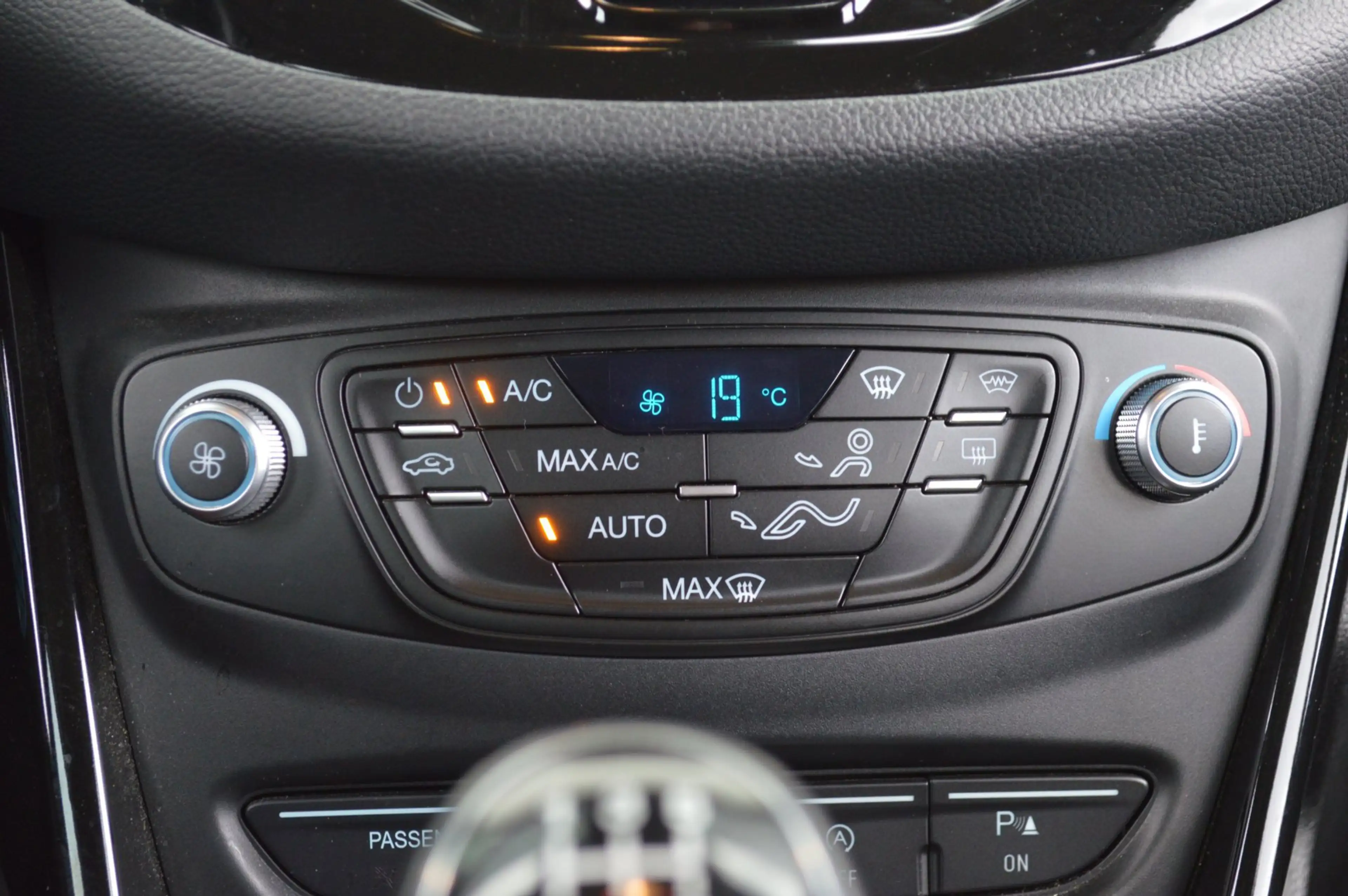 Ford B-Max Camera|Cruise|Navi|Trekaak|2e eigenaar! — photo 20
