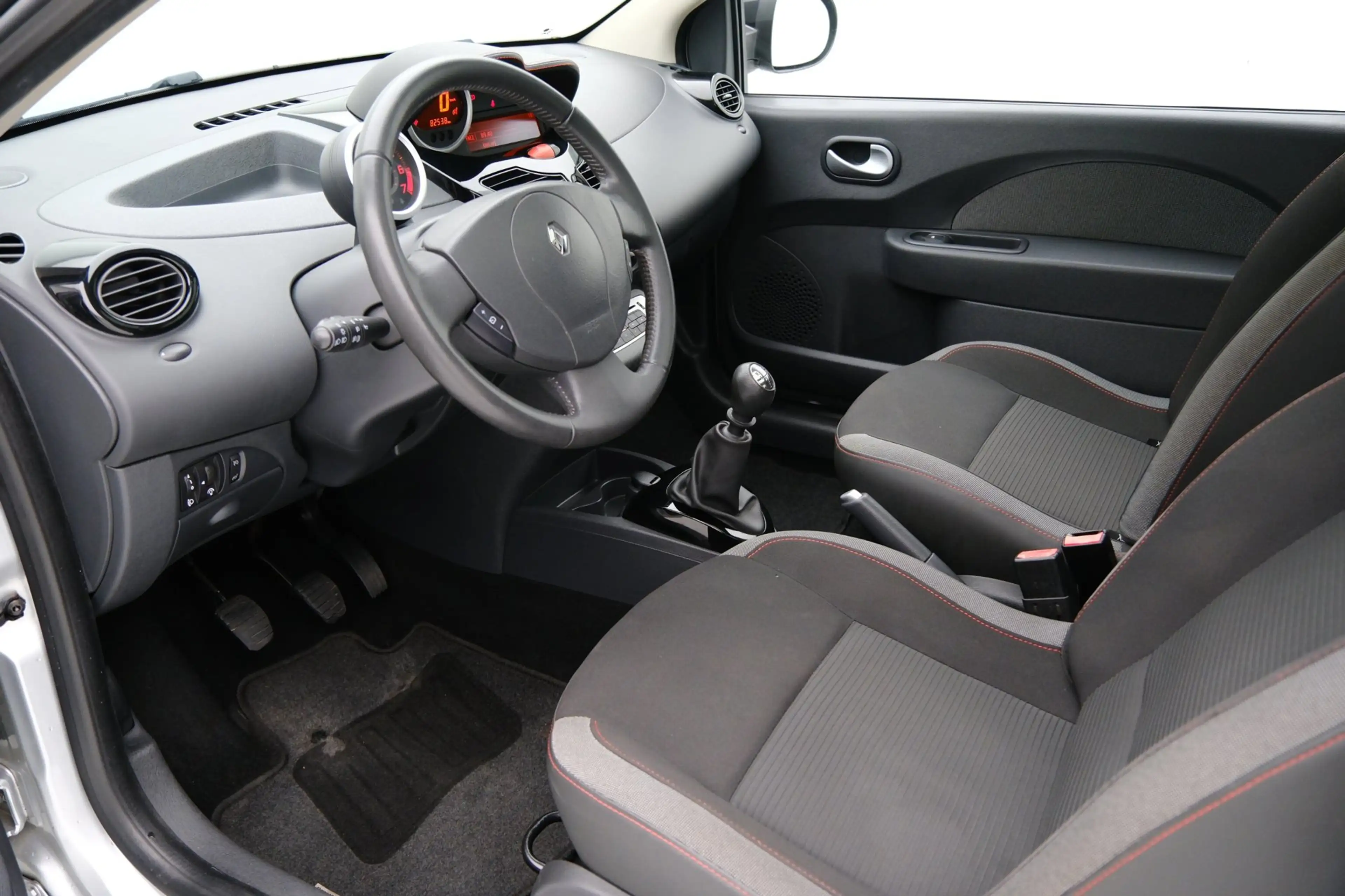 Renault Twingo 1.2 16V Dynamique Airco|LMV|dealer oh.|1e eigenaar — photo 2