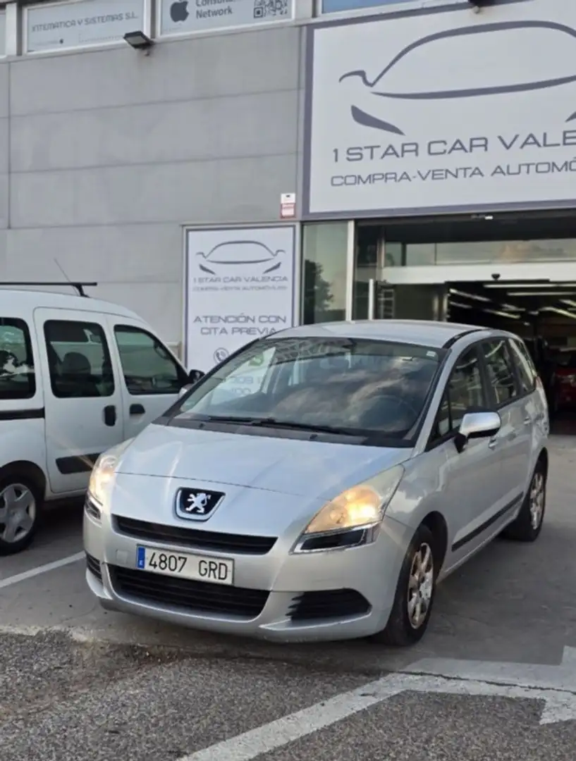 Peugeot 5008 1.6 VTi Confort Gris - 1