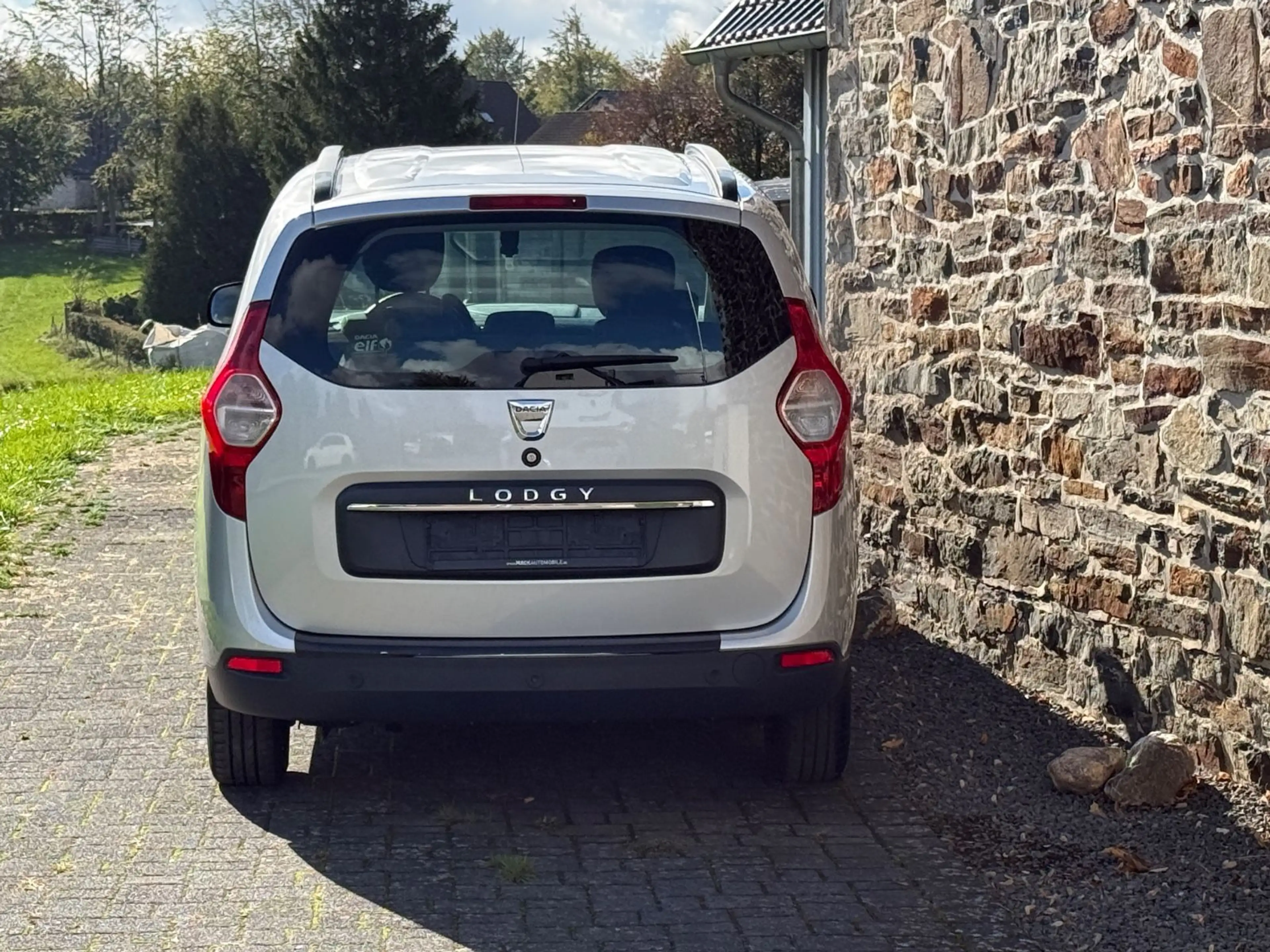Dacia Lodgy 1.6 Benzin Laureate 7-Sitzer — photo 3