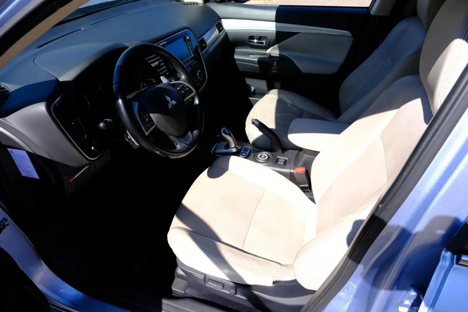 Mitsubishi Outlander 2.0 PHEV Instyle Aut. Pano|Leder|Navi|Cam Blauw - 2