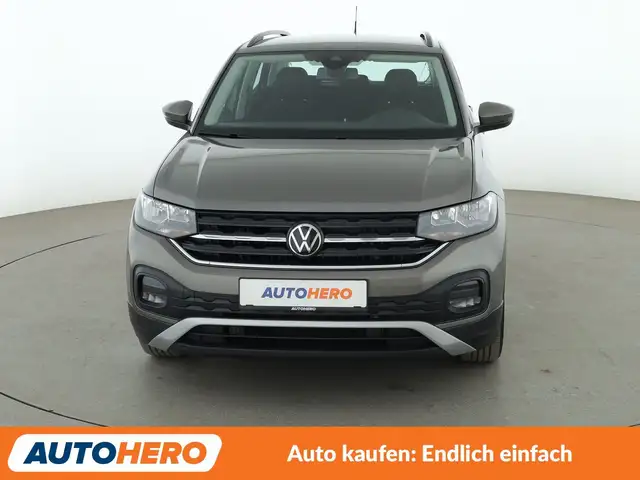 Volkswagen T-Cross view 9