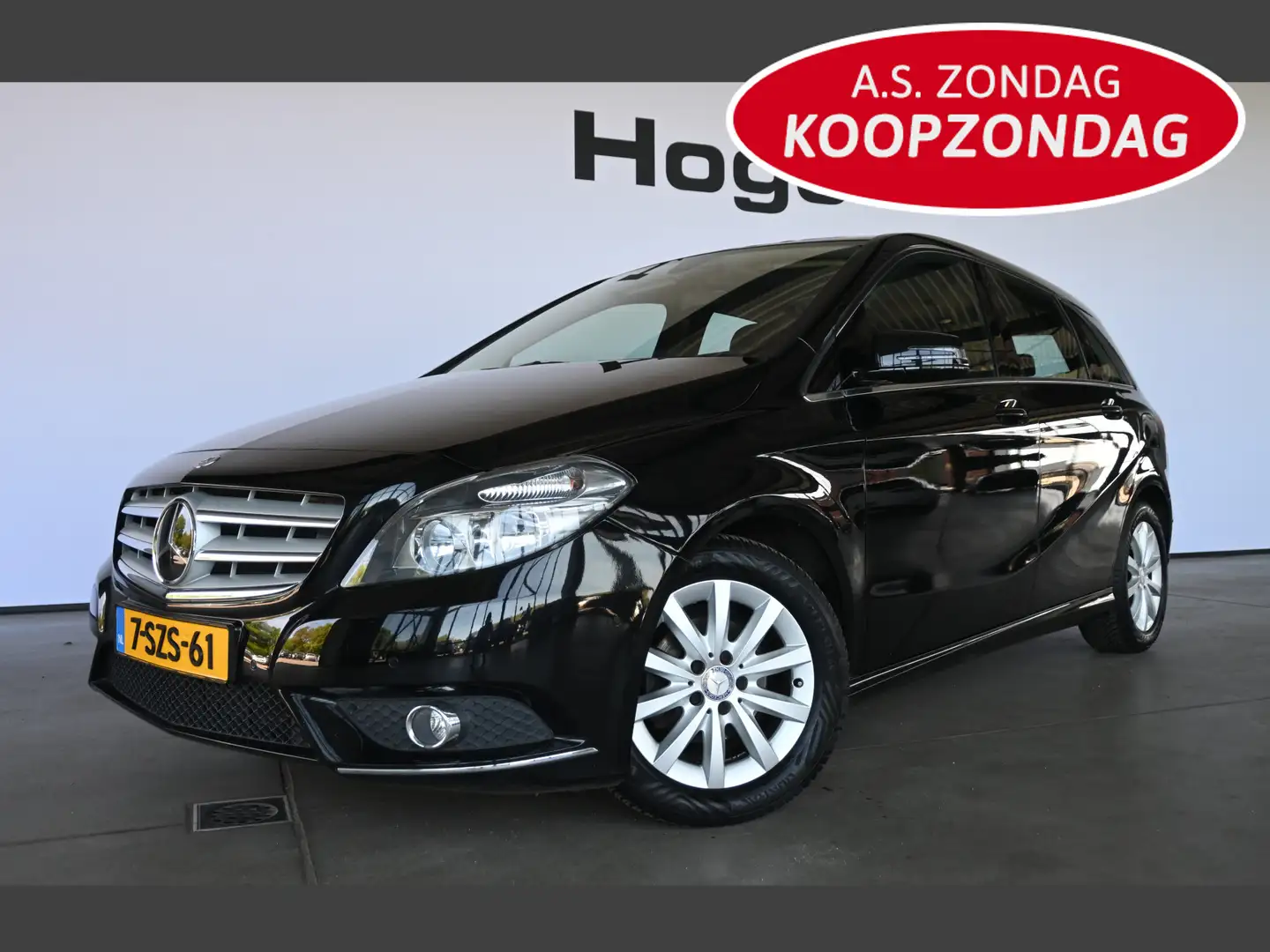 Mercedes-Benz B 180 Ambition Airco Trekhaak Navigatie Stoelverwarming Zwart - 1