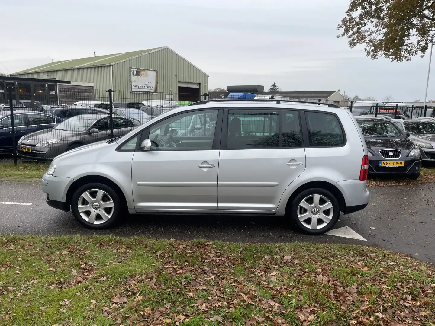Volkswagen Touran 1.6-16V FSI Athene | AUTOMAAT | Nieuwe Banden | AP Grijs - 2