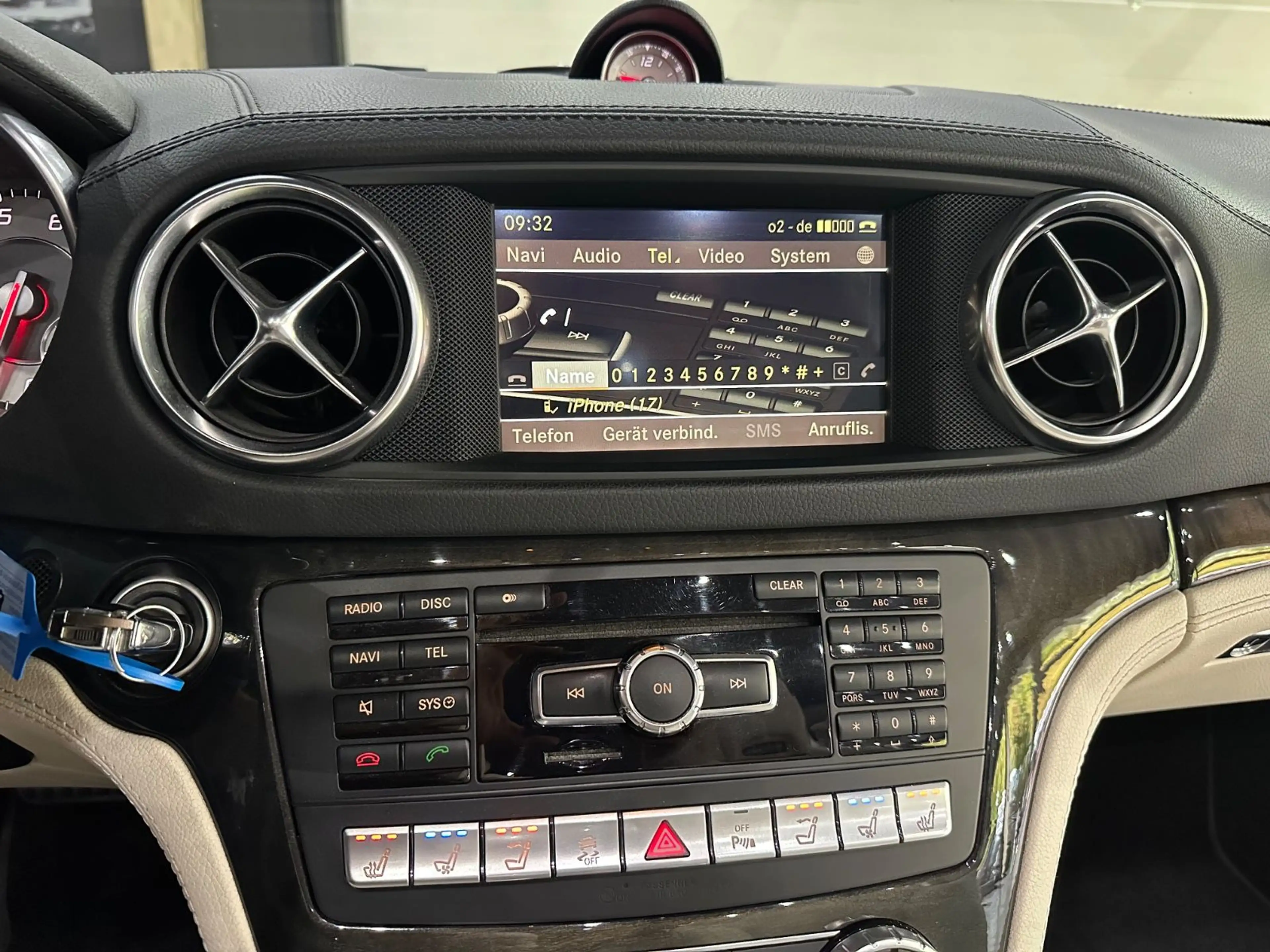 Mercedes-Benz SL 500 SL500 Roadster Edition /Airscarf / Panorama /H&K — photo 11
