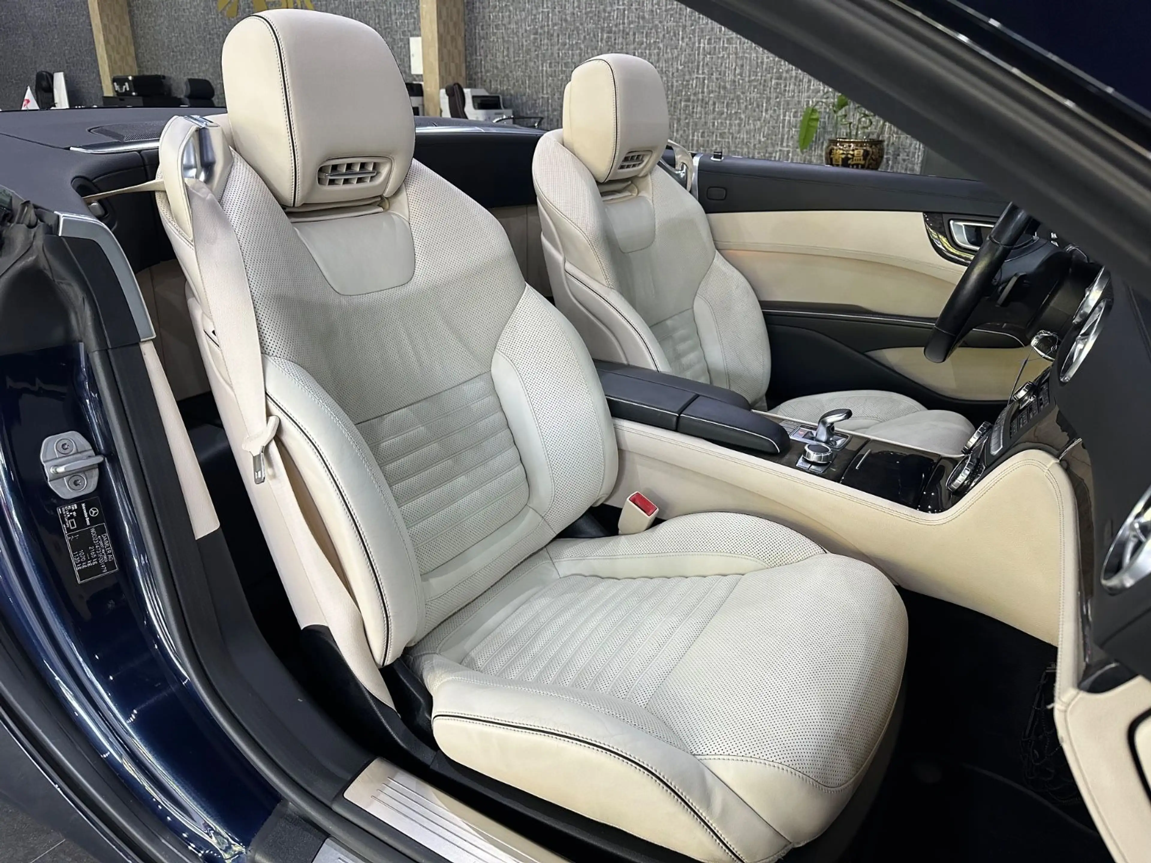 Mercedes-Benz SL 500 SL500 Roadster Edition /Airscarf / Panorama /H&K — photo 10