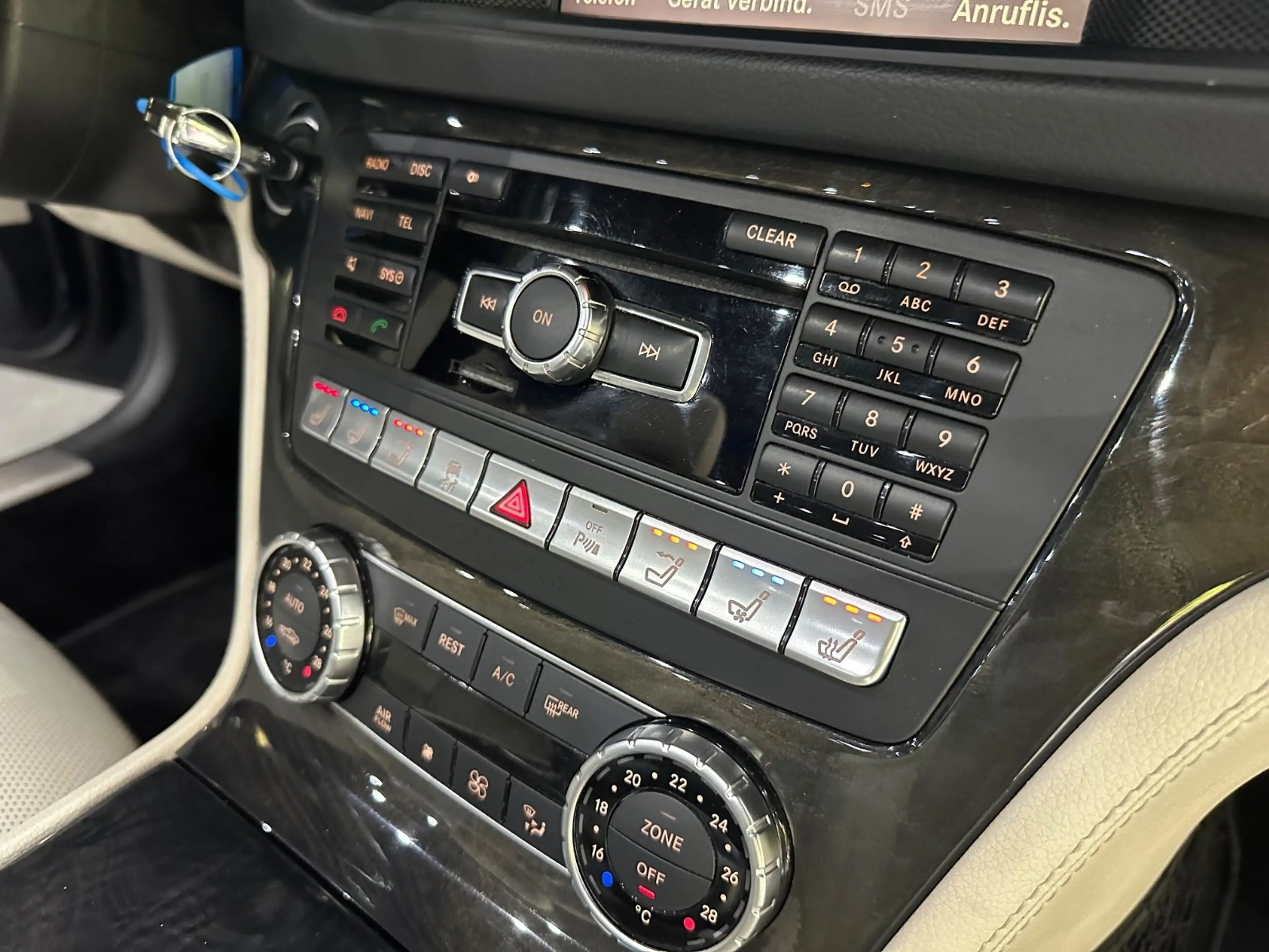 Mercedes-Benz SL 500 SL500 Roadster Edition /Airscarf / Panorama /H&K — photo 15