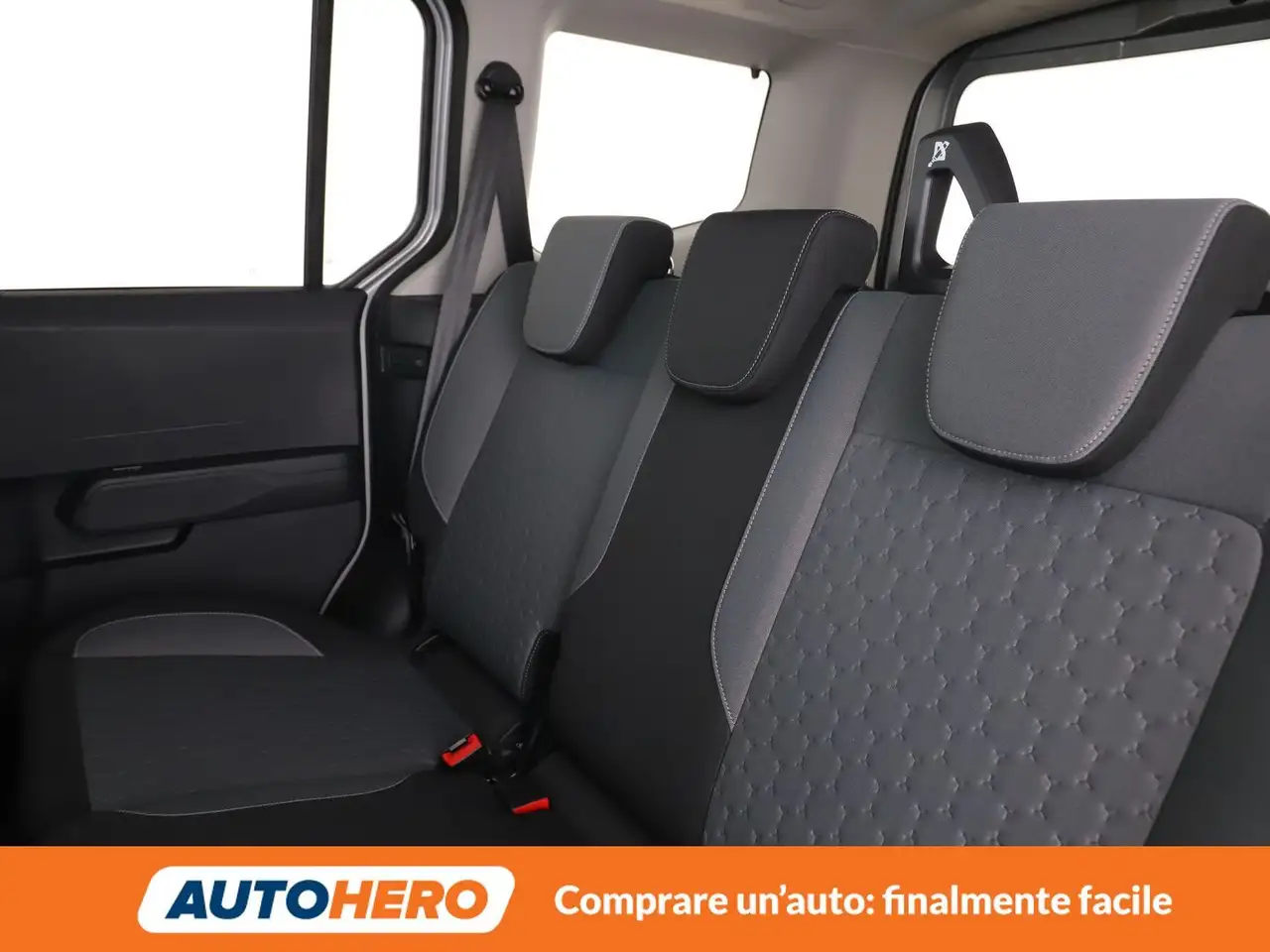 Ford Tourneo Courier 2026 — фото 14