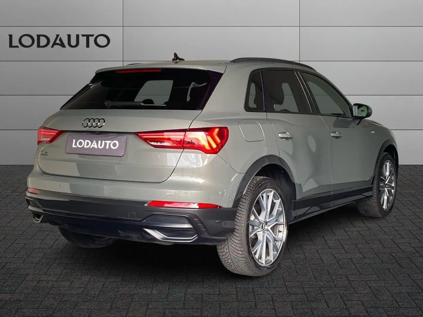 Audi Q3 Q3 45 TFSI e S tronic S line edition Grigio - 2