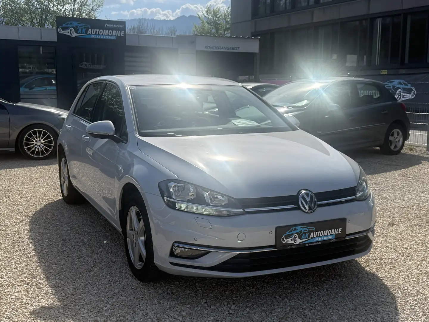 Volkswagen Golf Golf 1.0 TSI (BlueMotion Technology) Comfortline Grau - 2