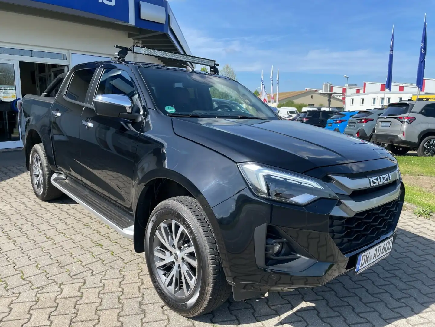 Isuzu D-Max 1.9TD 4X4*LED*DAB+*AHZV*PTC Noir - 1