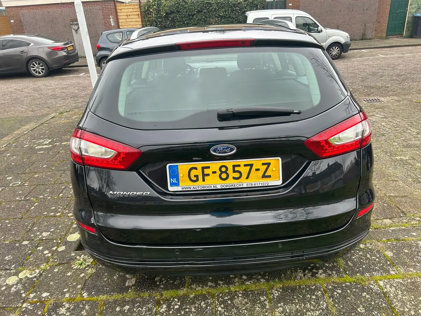 Ford Mondeo 1.6 TDCi Titanium Zwart - 2