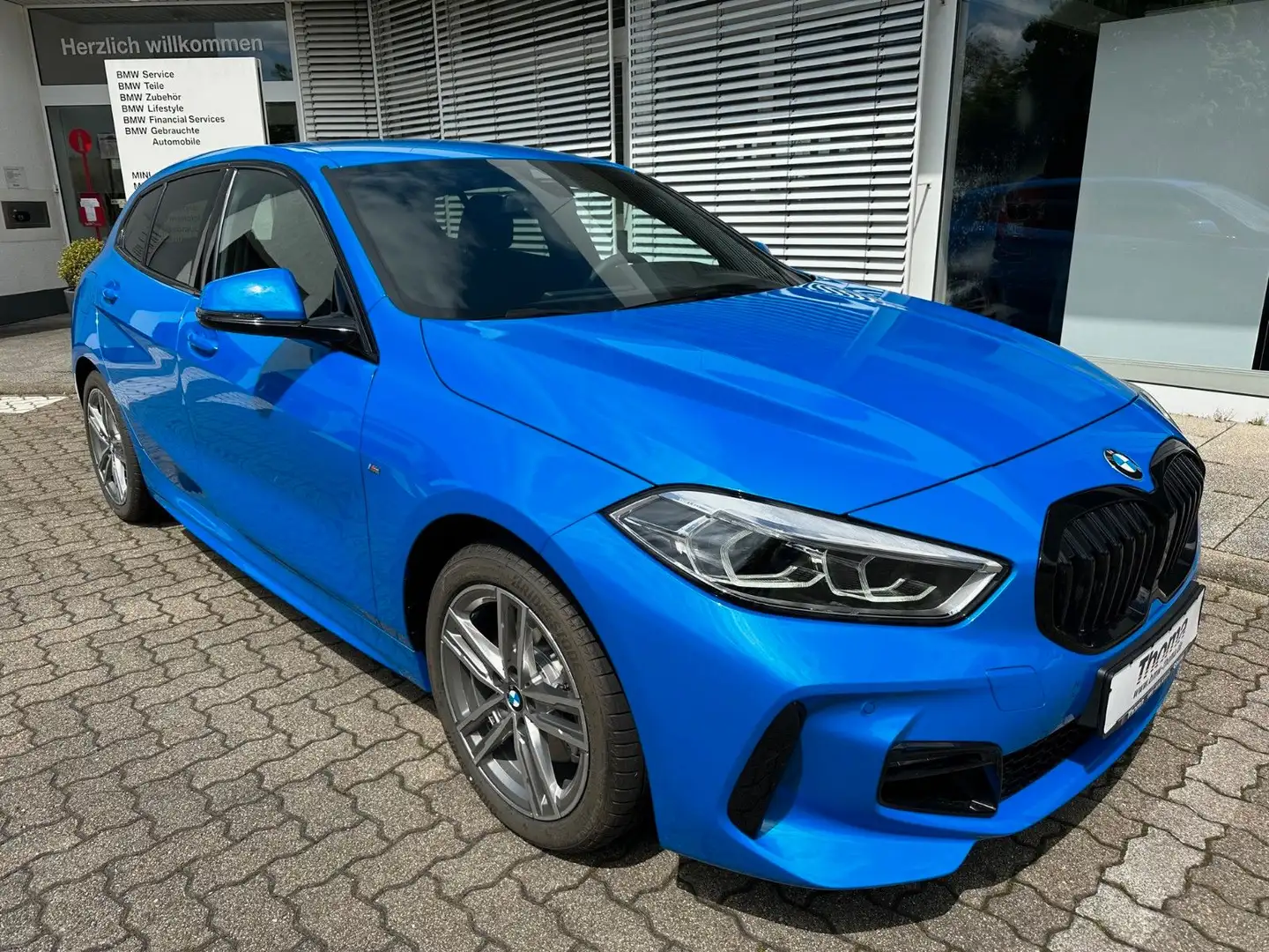 BMW 118 i M Sport +LiveCP Prof +LED +PDC +SHZ +M-FW Blauw - 1