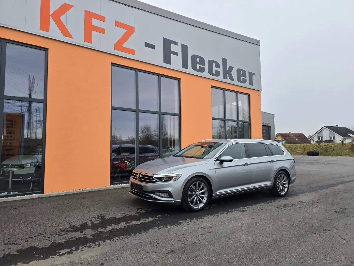 Volkswagen Passat Variant Elegance Grau - 1