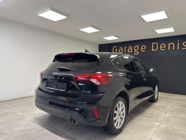 Ford Focus — photo 8