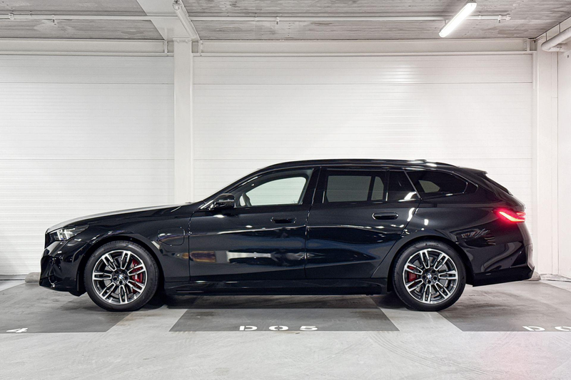 BMW 550 5 Serie Touring 550e xDrive | Bowers & Wilkins | I — photo 2