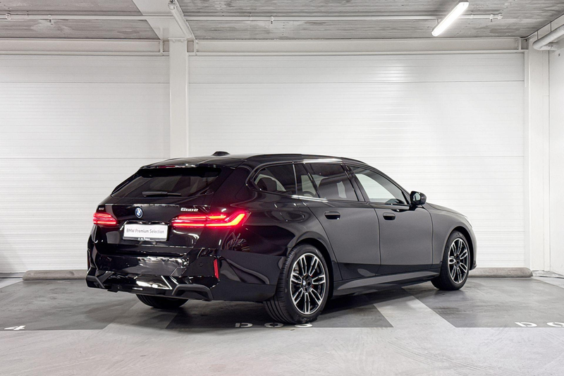 BMW 550 5 Serie Touring 550e xDrive | Bowers & Wilkins | I — photo 6