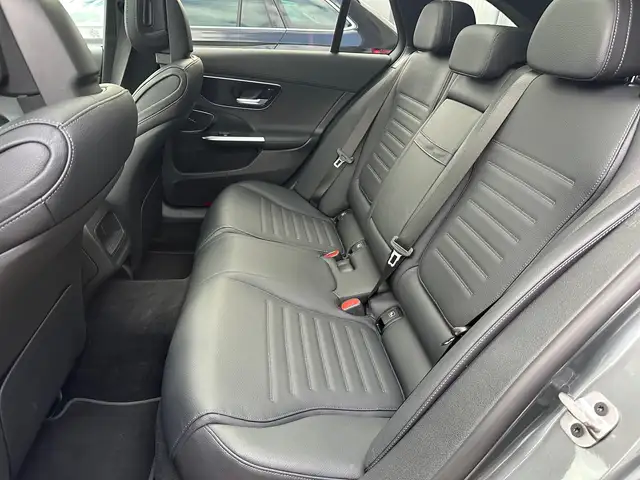 Mercedes-Benz C-Class view 12