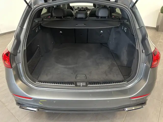Mercedes-Benz 220 view 6