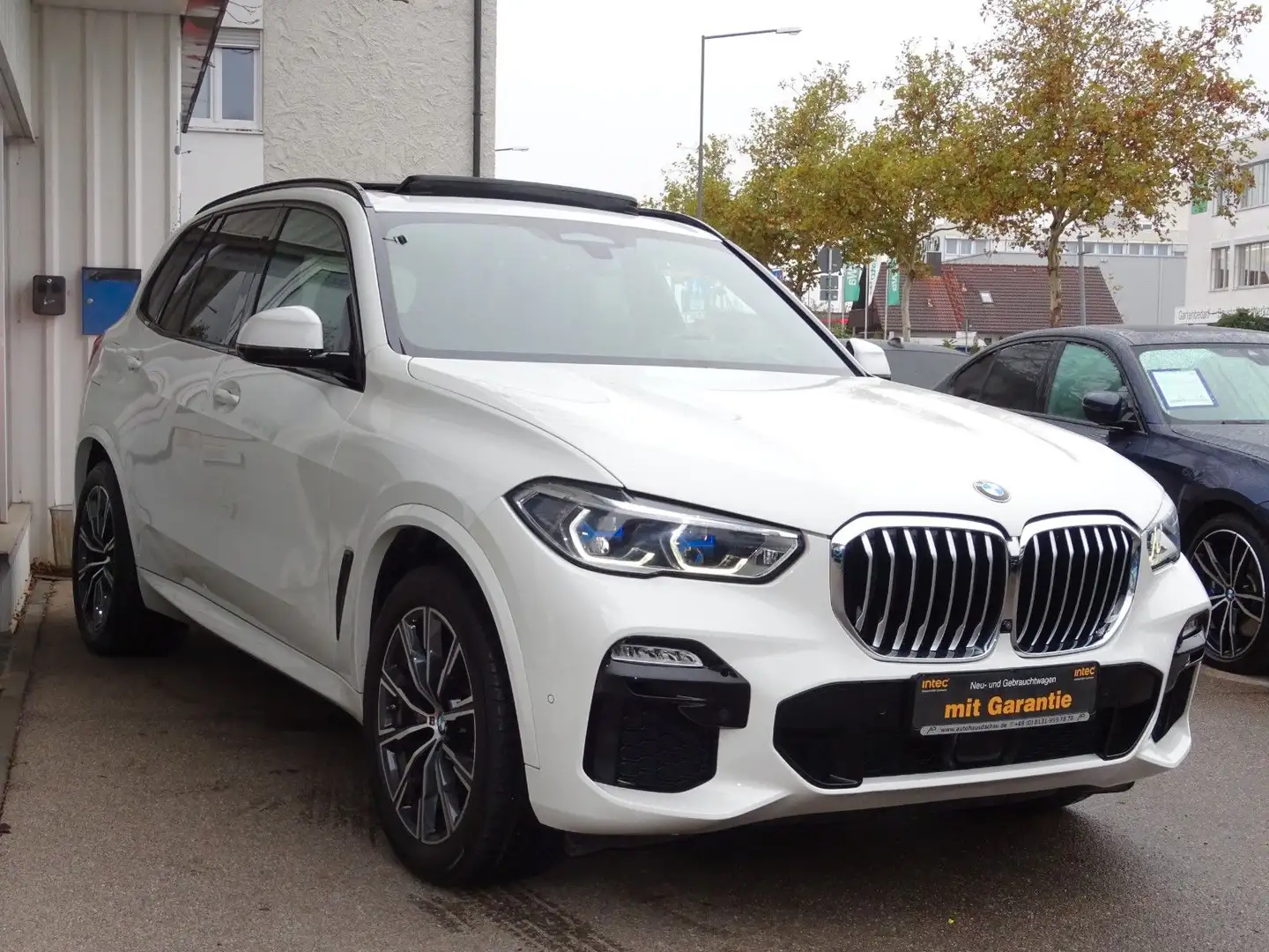 BMW X5 xDrive30d SAG M Sportpaket Navi Leder Laser Weiß - 1