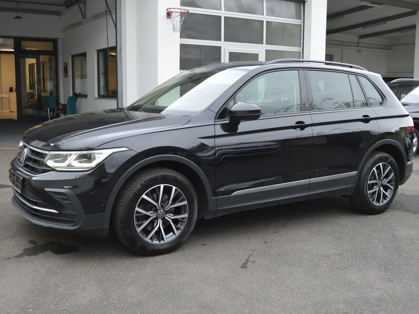 Volkswagen Tiguan Life*Ergo-Sitze*Massage*LED-Matrix* 6G Schwarz - 1