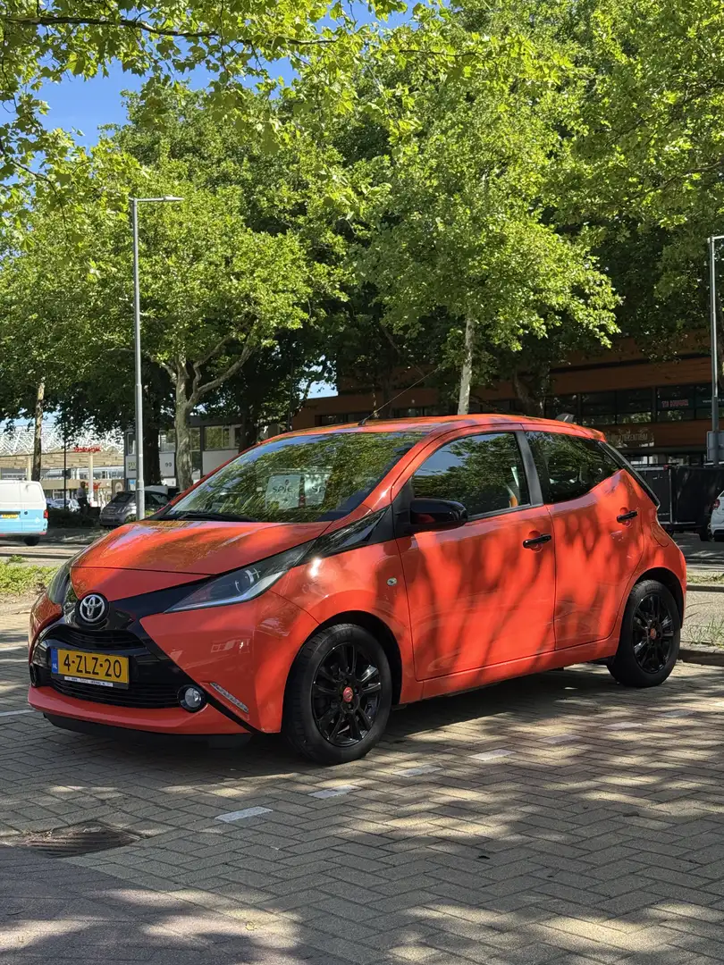 Toyota Aygo 1.0 VVT-i x-cite Oranje - 2