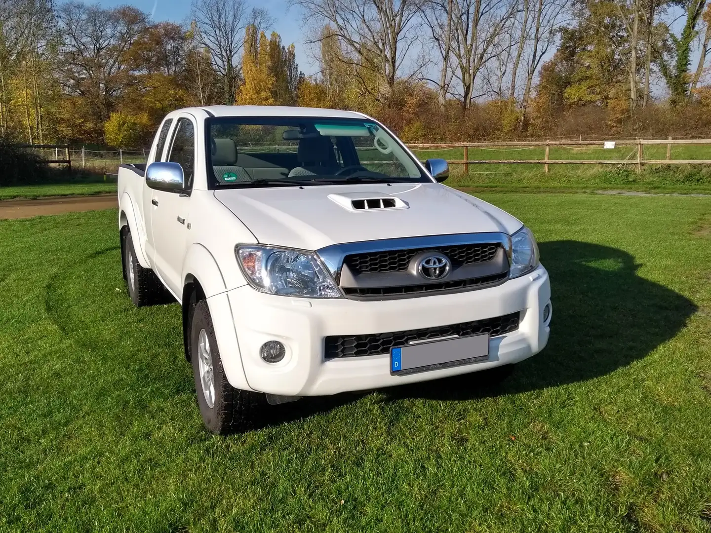 Toyota Hilux HiLux 4x4 Extra Cab Sol, 1.Hand, Scheckheft Blanc - 2