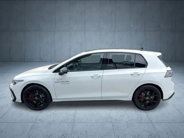 Volkswagen Golf view 2