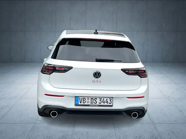 Volkswagen Golf view 4