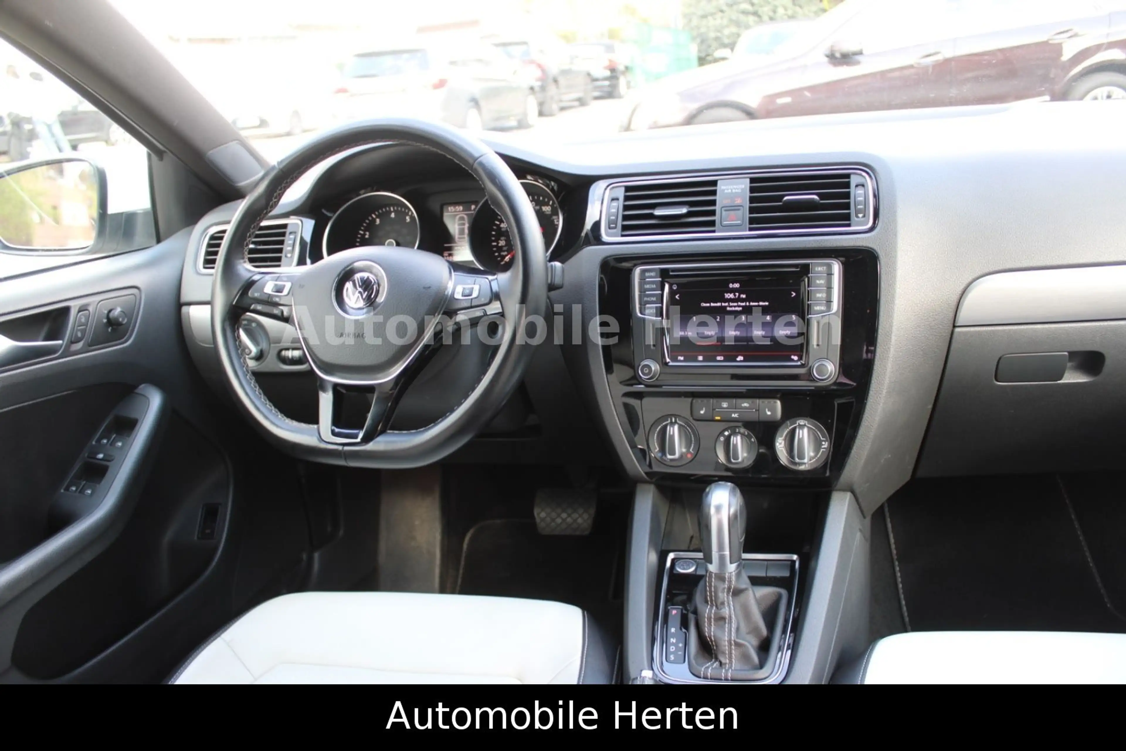 Volkswagen Jetta 1.8 TSI*LEDER*NAVI*DSG*ALU*TOP! — photo 11