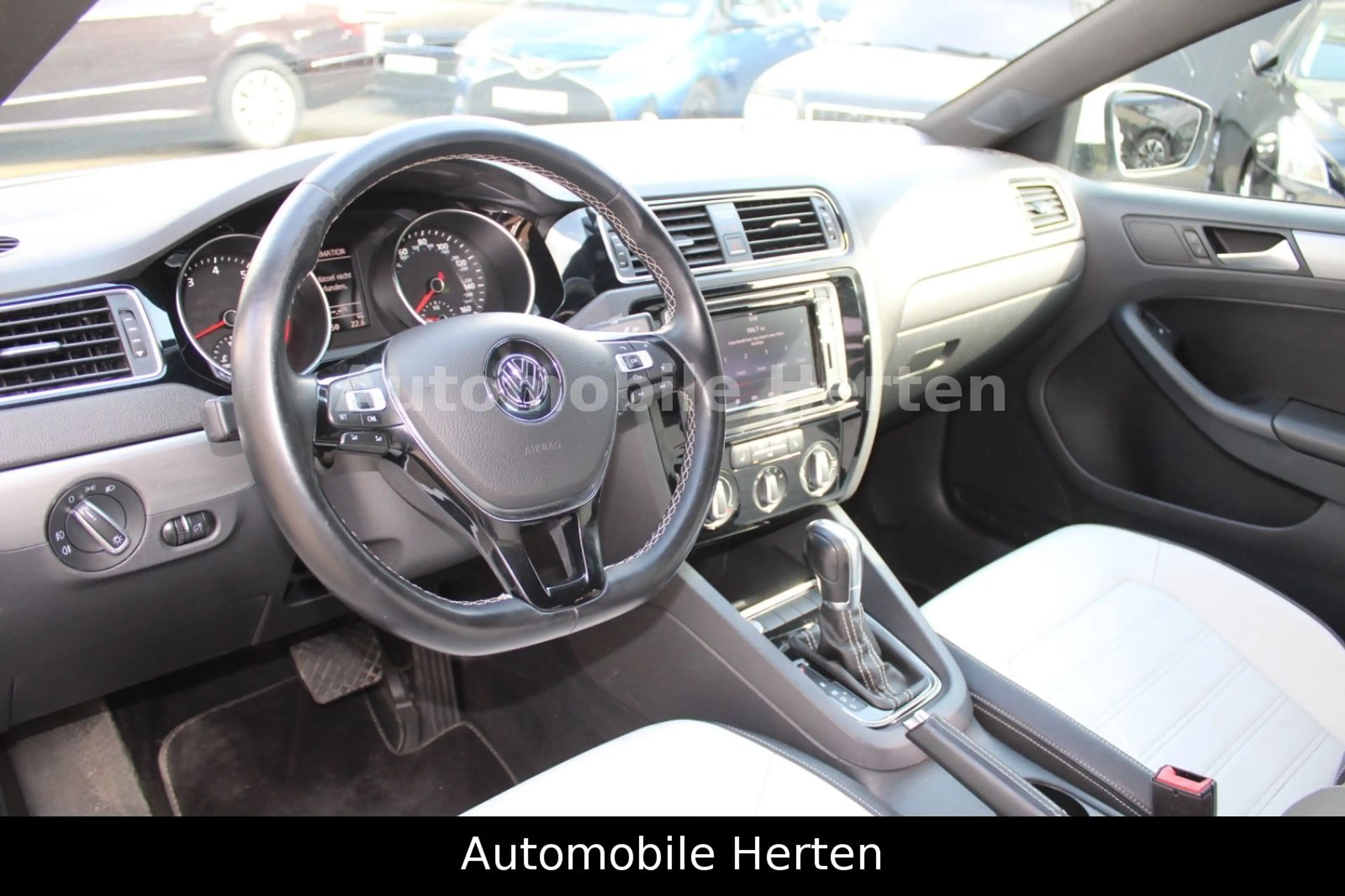 Volkswagen Jetta 1.8 TSI*LEDER*NAVI*DSG*ALU*TOP! — photo 14