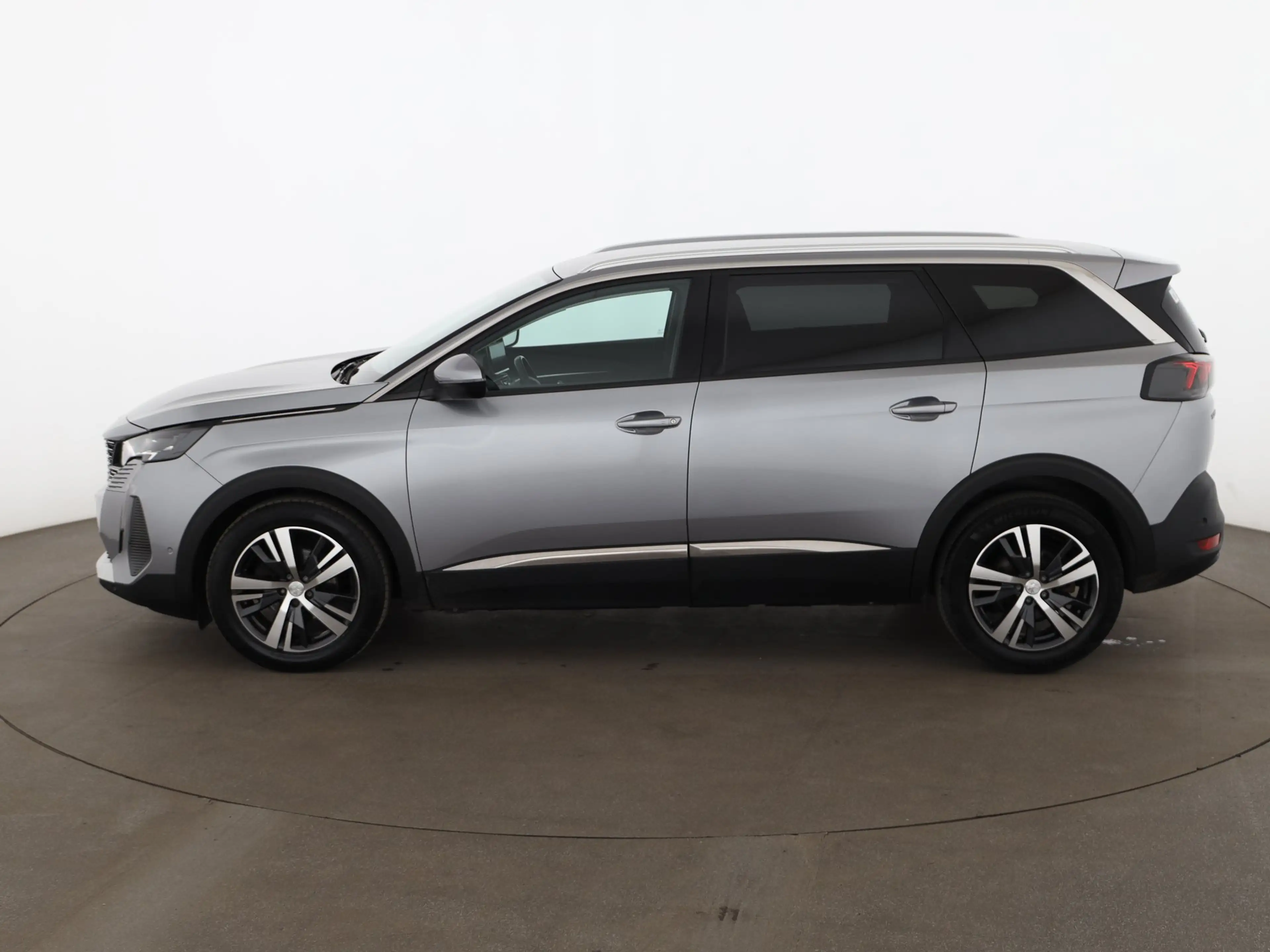 Peugeot 5008 1.5 BlueHDi 130 Allure Aut LED 7-SITZER NAVI — photo 6
