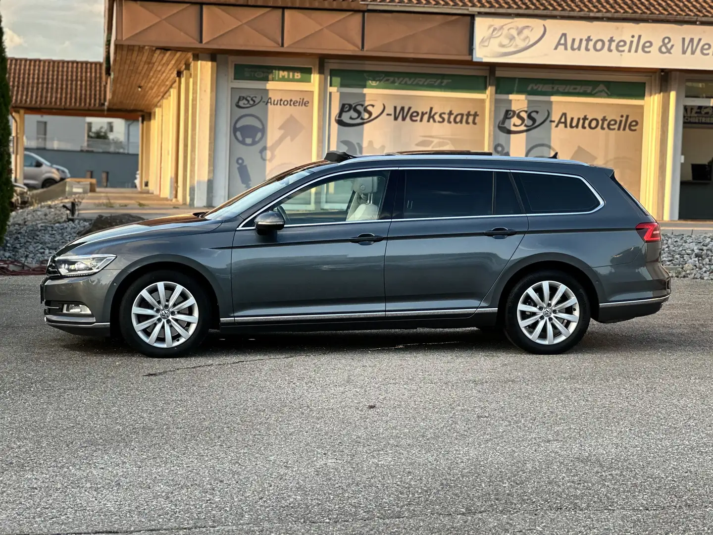 Volkswagen Passat Variant Highline 4Motion BMT/Start-Stop Grau - 2