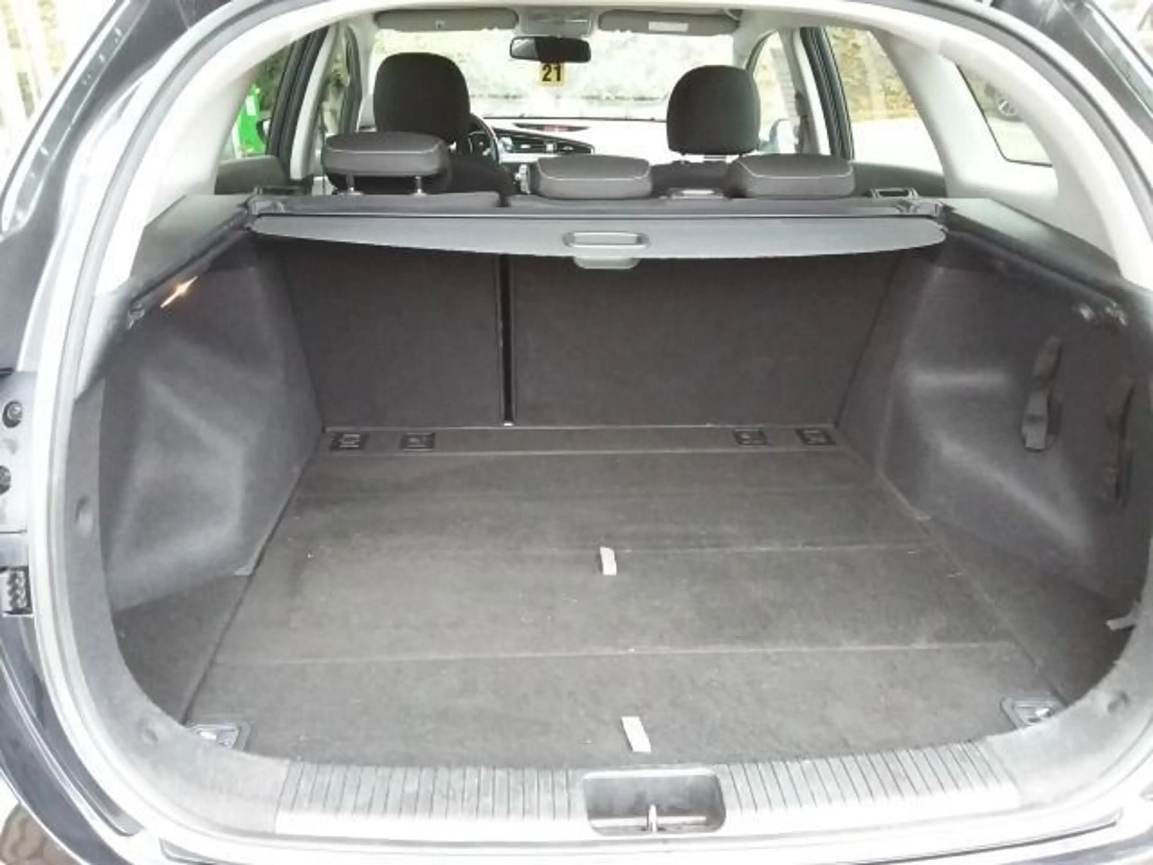Kia Ceed / cee'd 1.6 CRDi Dream Team Sportswagon — photo 10