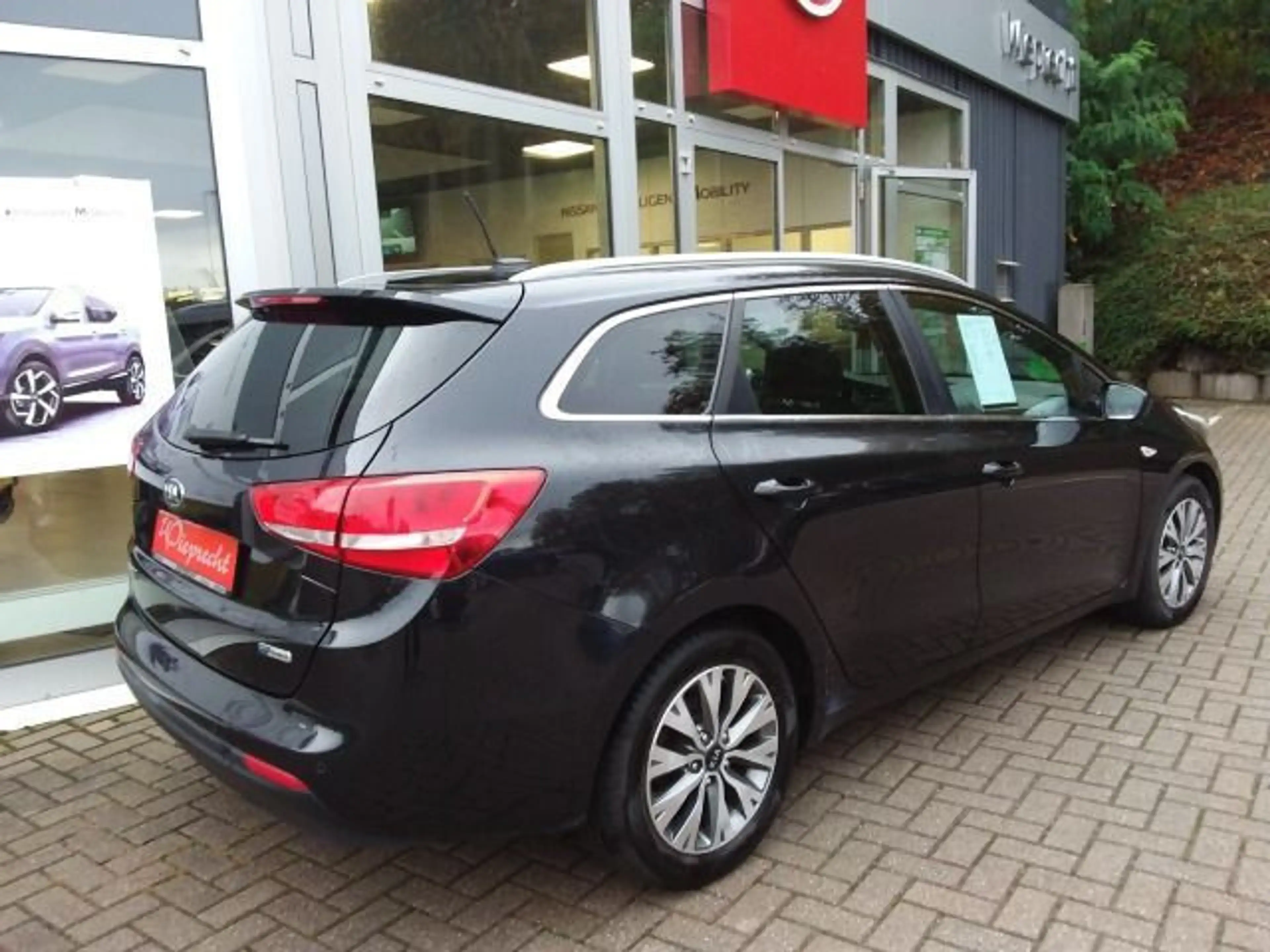 Kia Ceed / cee'd 1.6 CRDi Dream Team Sportswagon — photo 6