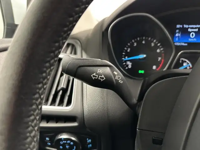 Ford Focus view 20