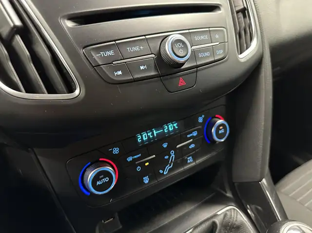 Ford Focus view 28