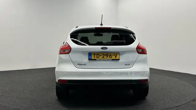 Ford Focus view 7