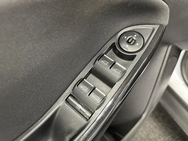 Ford Focus view 15