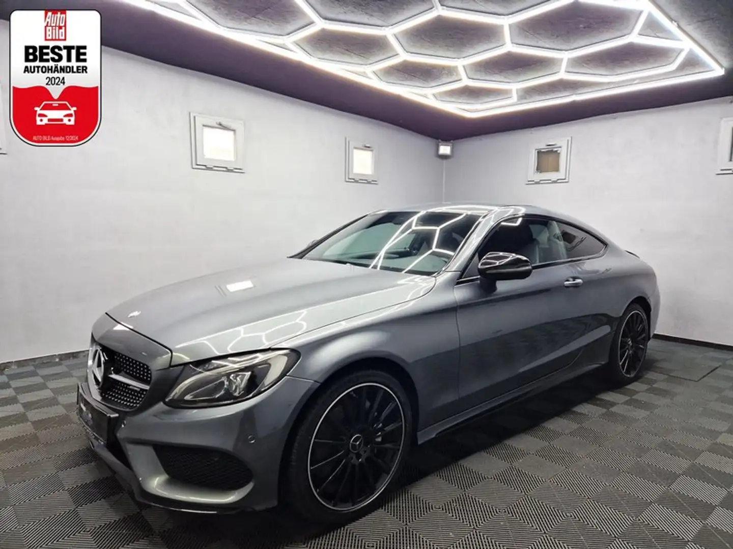 Mercedes-Benz C 180 Edition Night AMG Line|AUTOM|LEDER|LED|19 ZOLL Grijs - 1