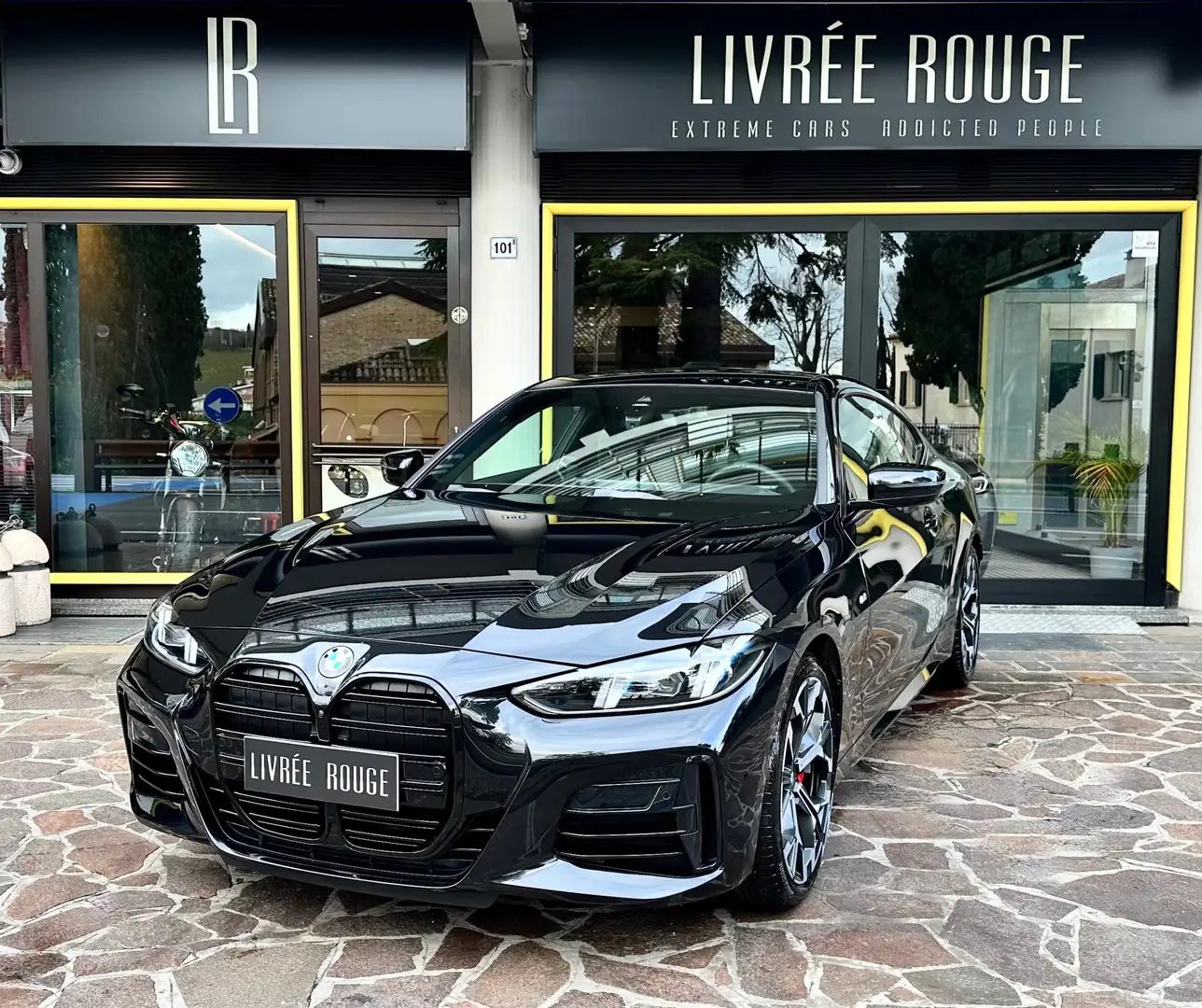 BMW 430 430i Coupe xdrive MSport auto Zwart - 1
