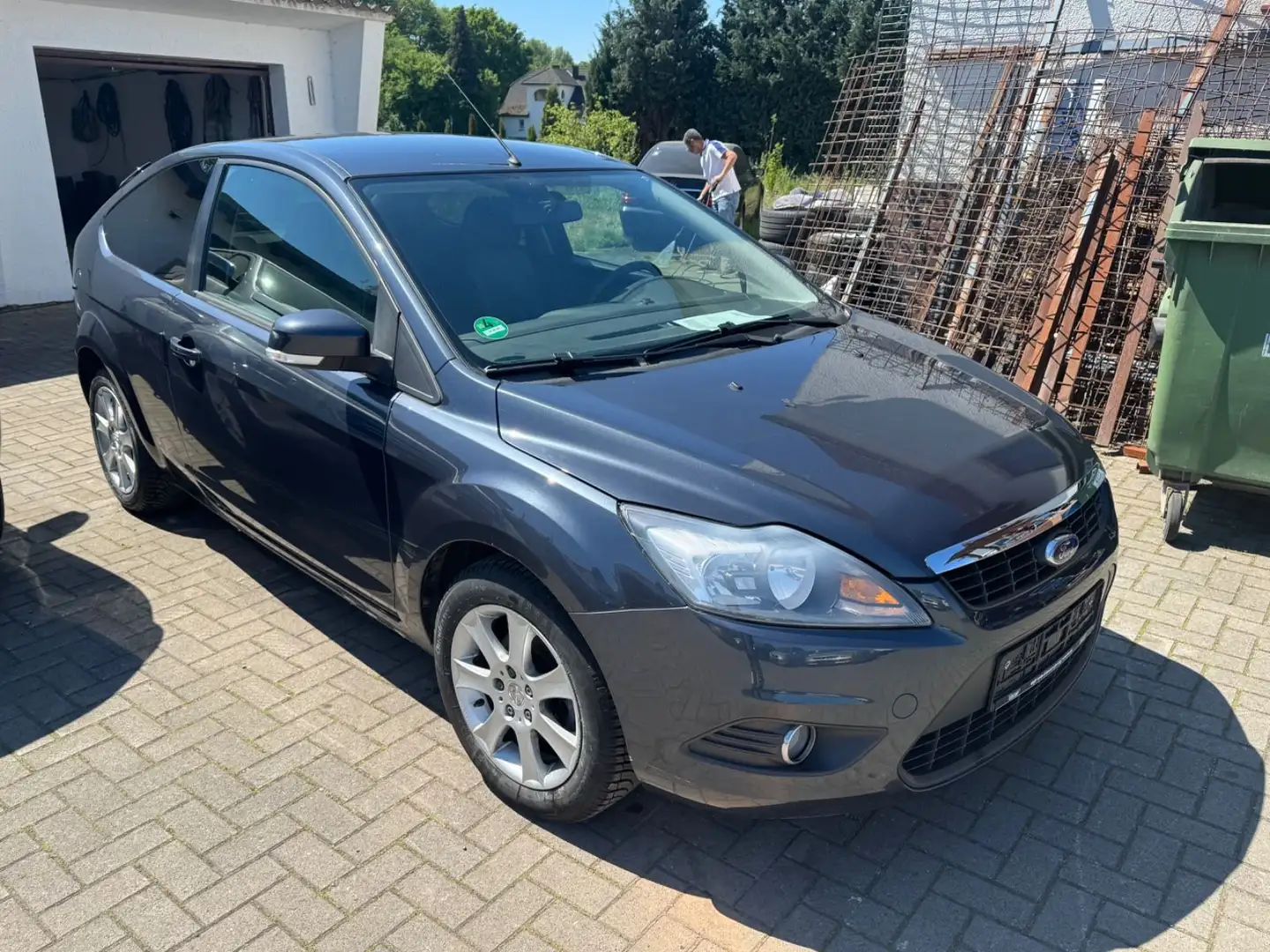 Ford Focus Lim. Style + Tüv Neu Klima Grau - 2