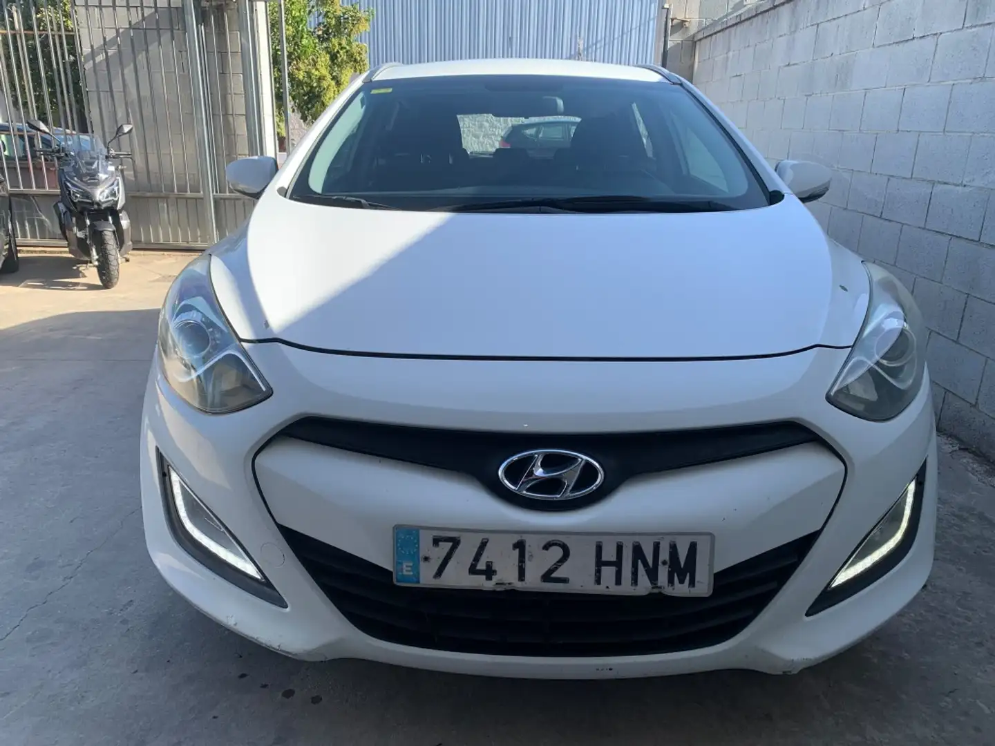 Hyundai i30 CW 1.6CRDi Tecno Blanco - 2