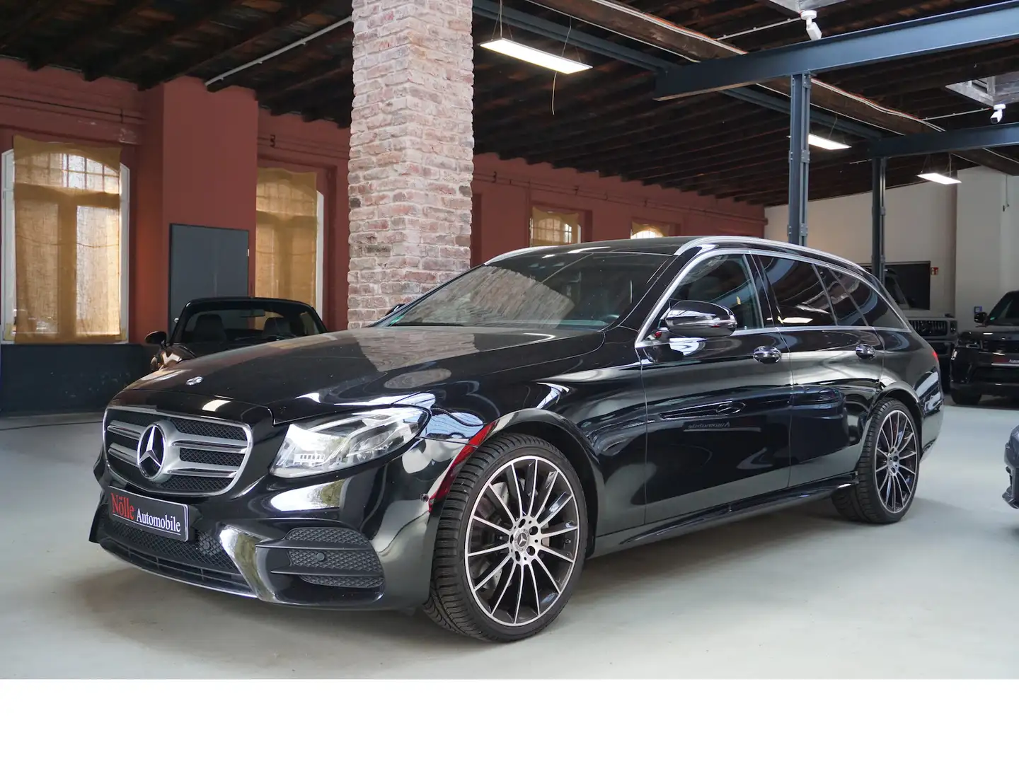 Mercedes-Benz E 400 d T 4M AMG 20` HuD Pano Burm Junge Sterne Negro - 1