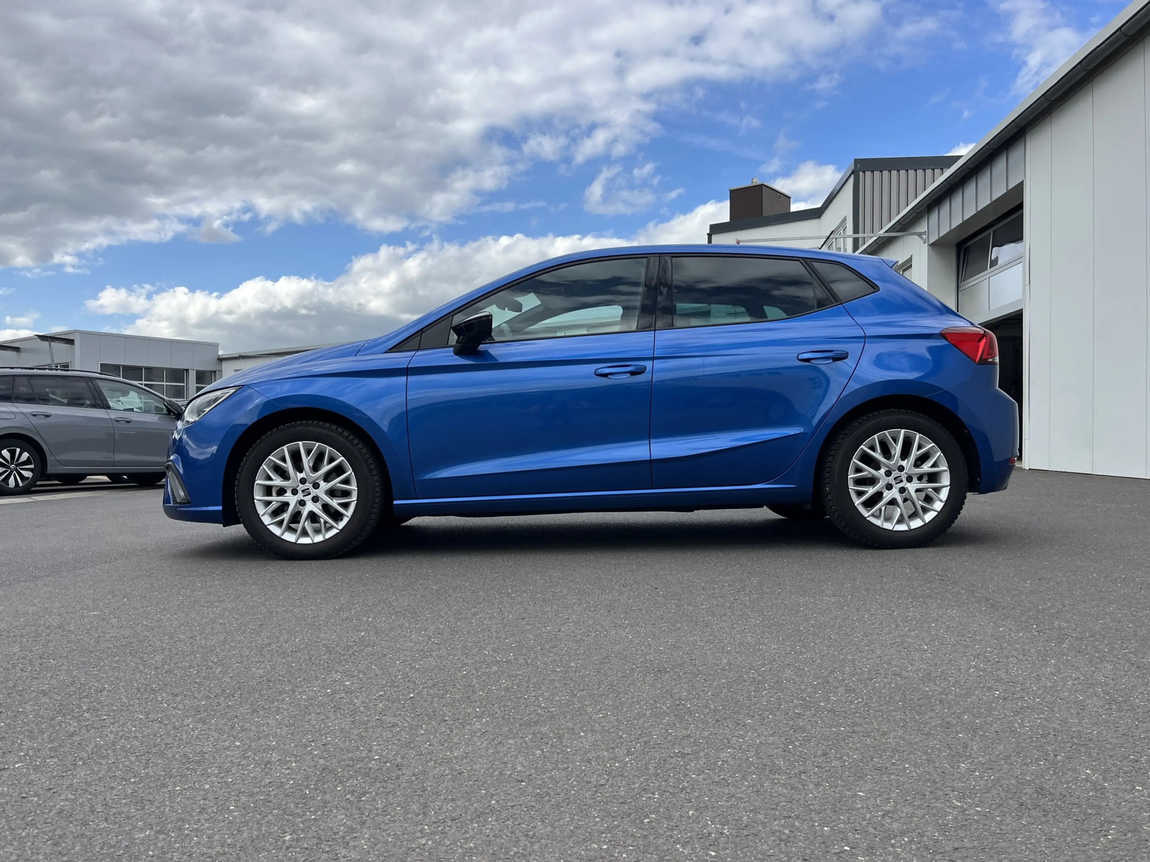 SEAT Ibiza 1.5 TSI DSG FR 125€ m.20% Anz. Navi KEYLESS ACC — photo 2