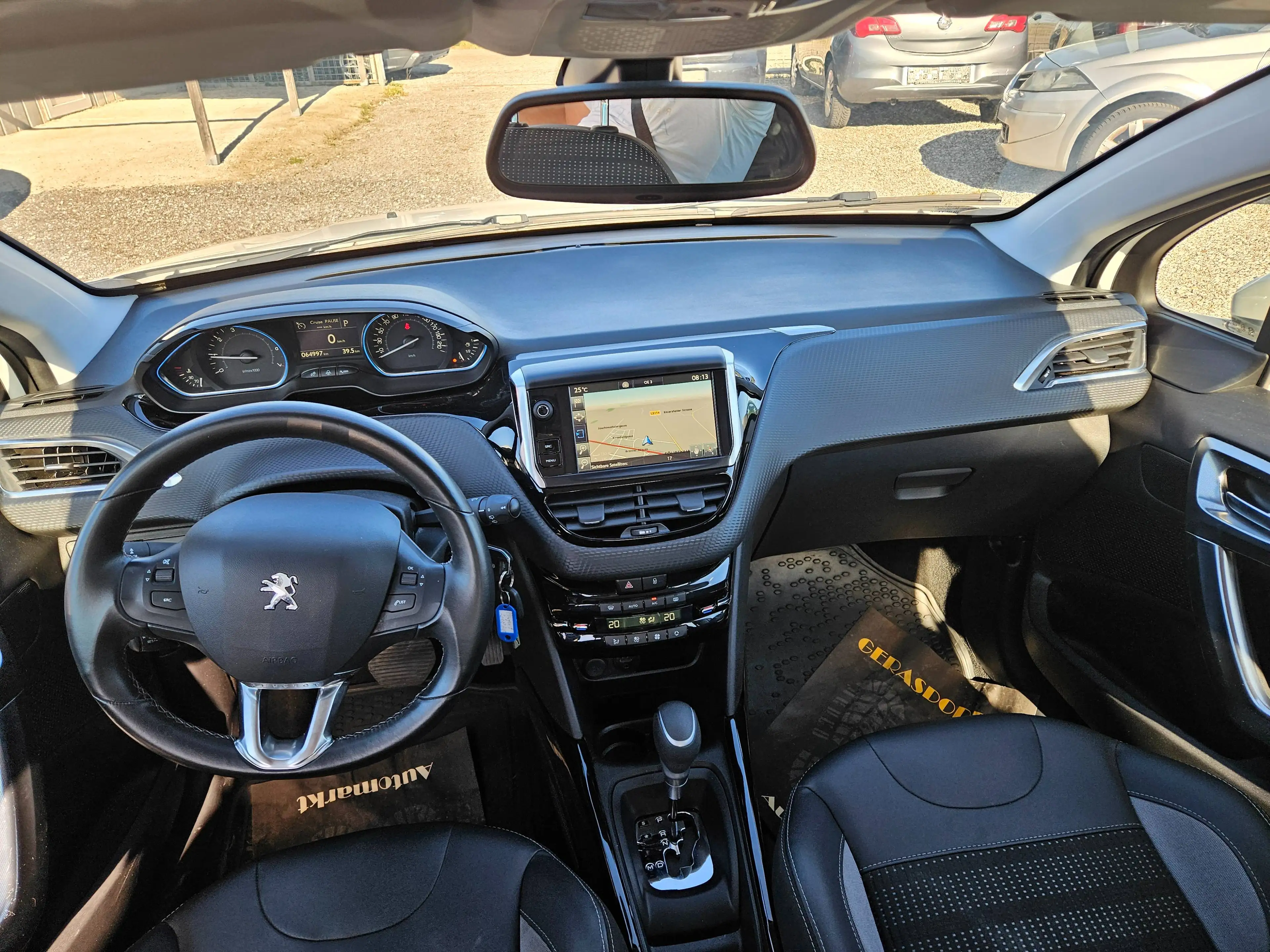Peugeot 2008 Allure — photo 12