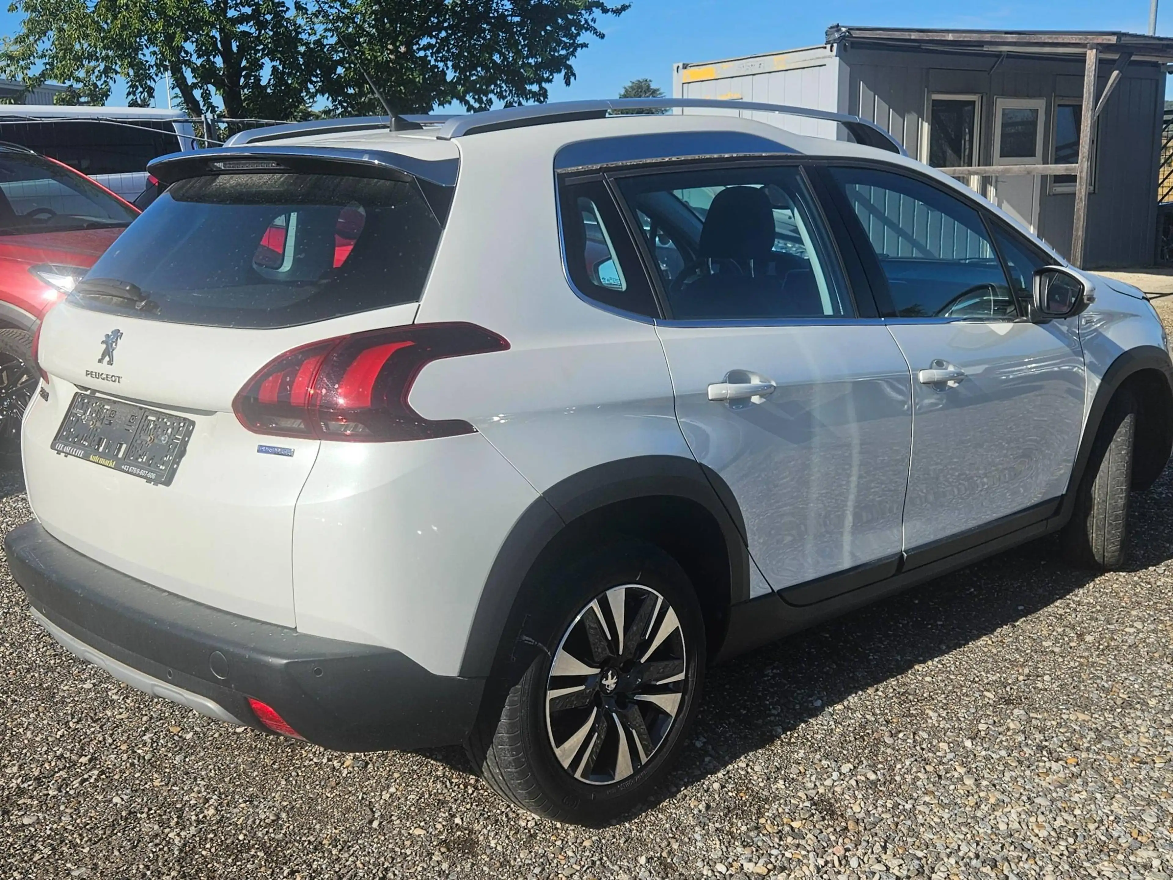 Peugeot 2008 Allure — photo 8