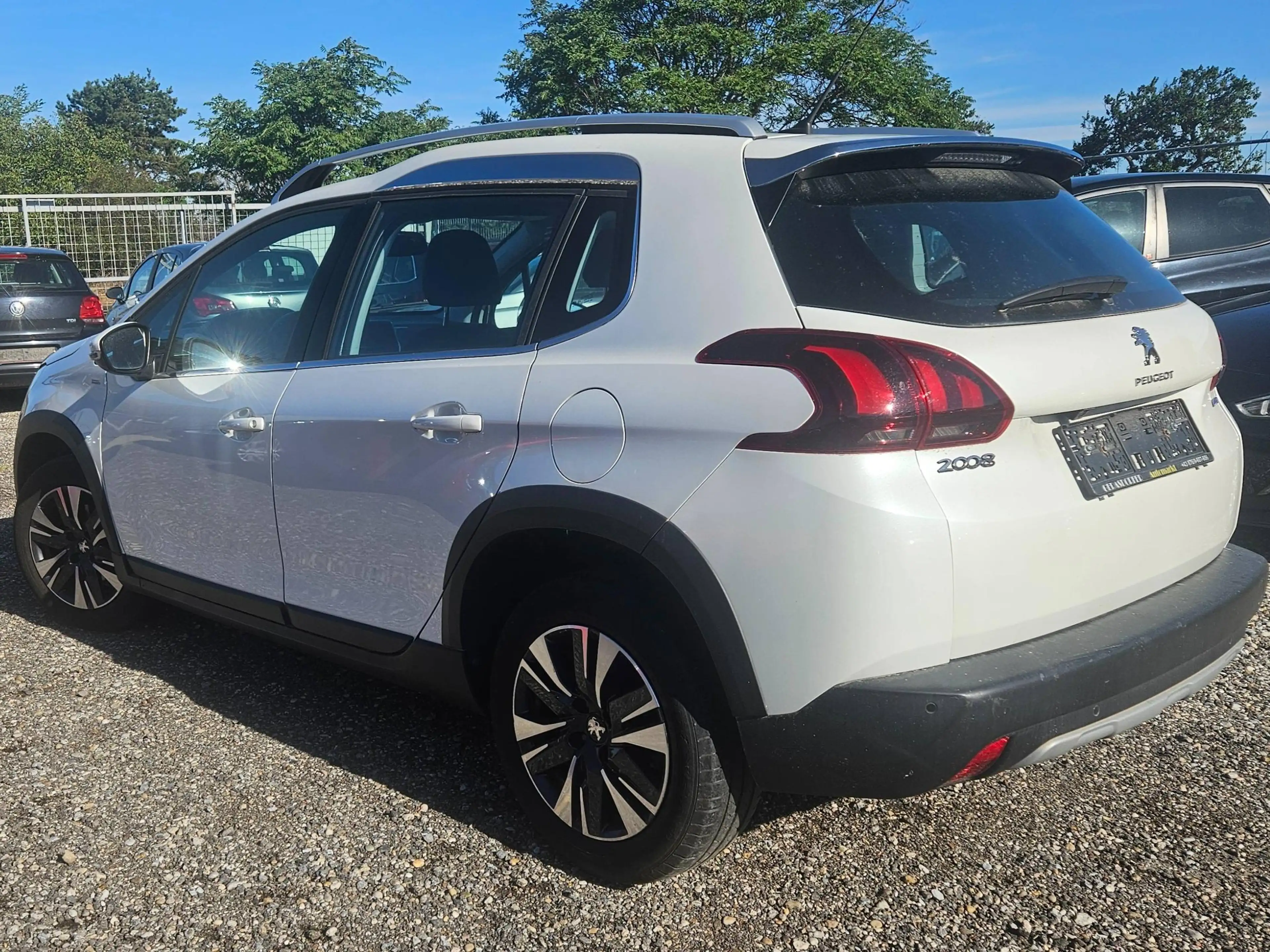 Peugeot 2008 Allure — photo 10