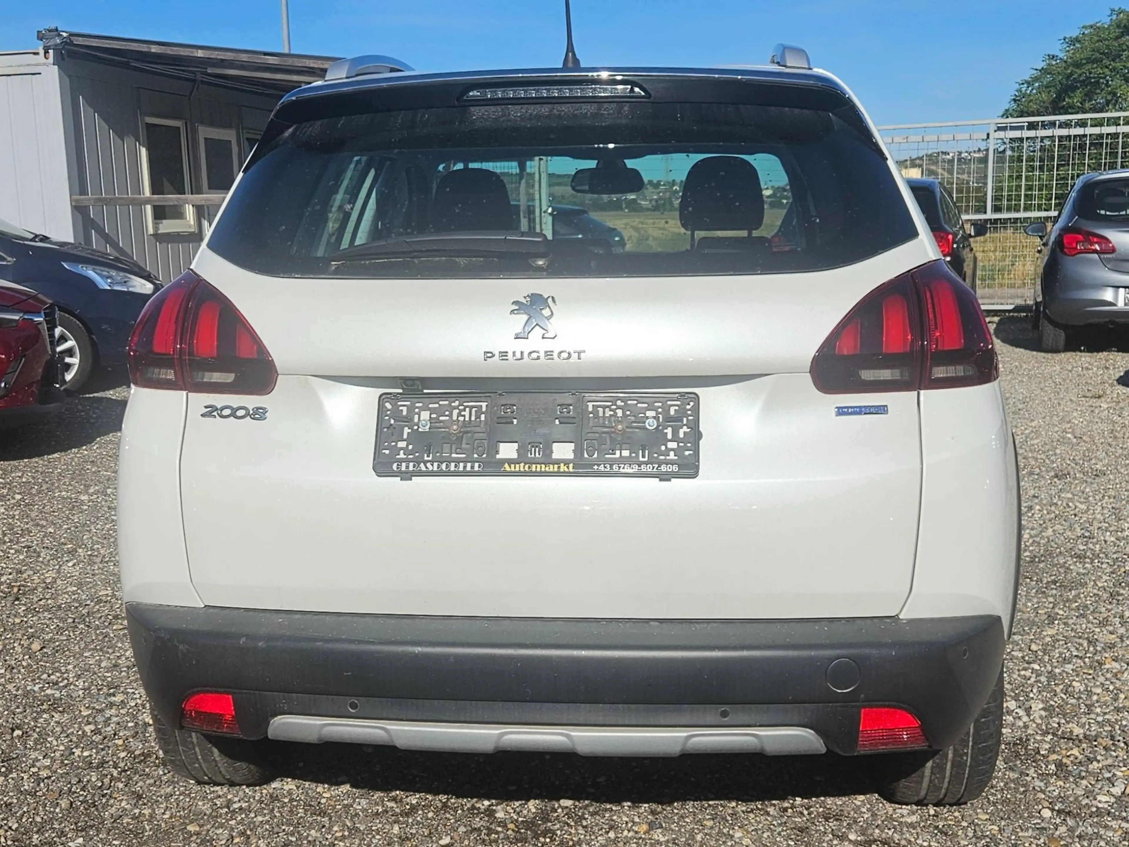 Peugeot 2008 Allure — photo 9