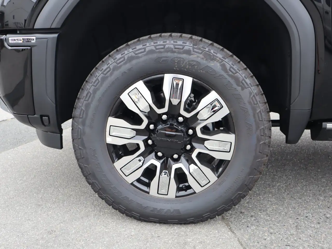 GMC Sierra 3500HD photo GMC Sierra 3500HD